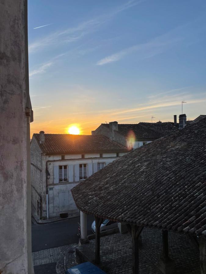 Auberge Du Boisne Villebois-Lavalette Εξωτερικό φωτογραφία