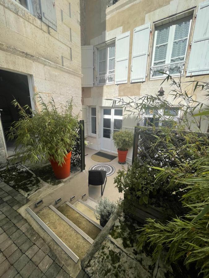 Auberge Du Boisne Villebois-Lavalette Εξωτερικό φωτογραφία